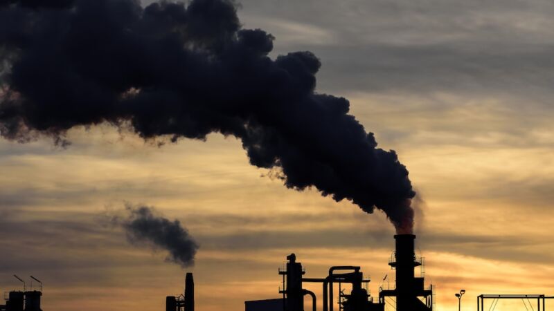 Μείωση ρεκόρ 7% στις εκπομπές διοξειδίου του άνθρακα το 2020