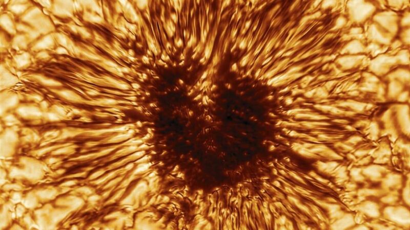 Βρέθηκε ηλιακή κηλίδα μεγαλύτερη από τη Γη